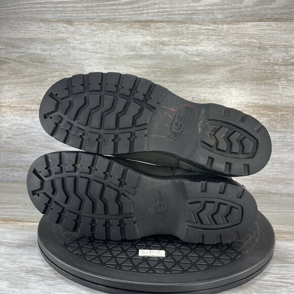 UGG Woman’s Grindle 1004133 Black Leather Fur Buckle Moto Boots Size 7 - Picture 8 of 8